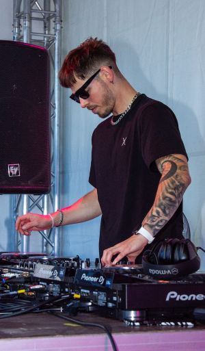 DSC_5895.jpg_compressed